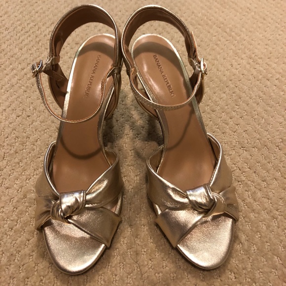 Banana Republic open-toe heels (size 7) - Picture 2 of 3